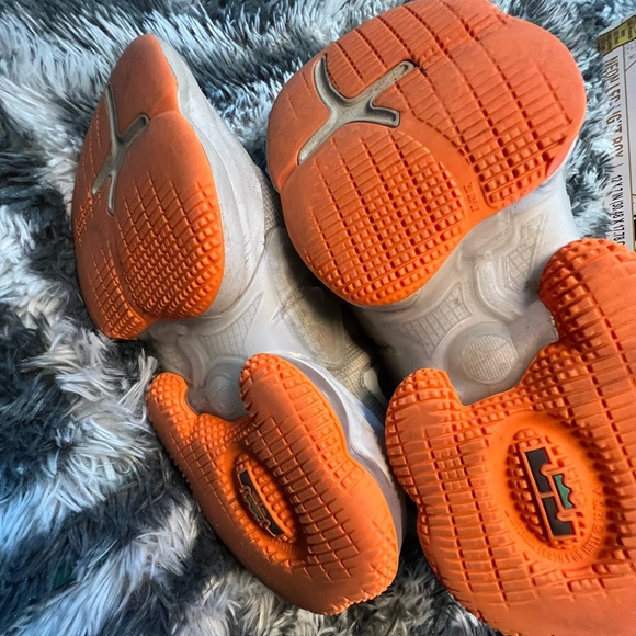 Lebron XIX - Nike Fast Food Sneakers GUC Size 4.5Y or women’s 6-6.5 - Picture 5 of 10